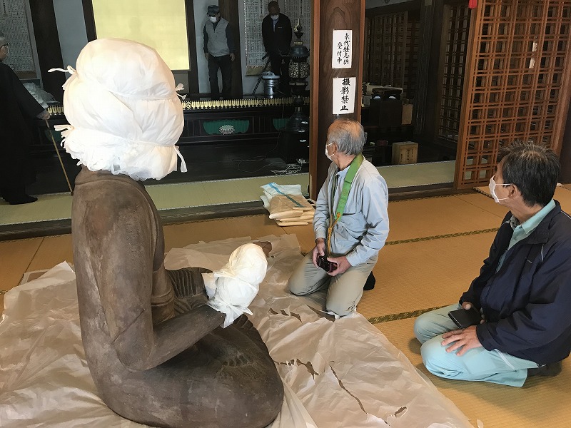 梱包を終えた阿弥陀如来坐像